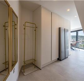 4 bedroom villa with heated pool and sea view in Vinišće, sleeps 8